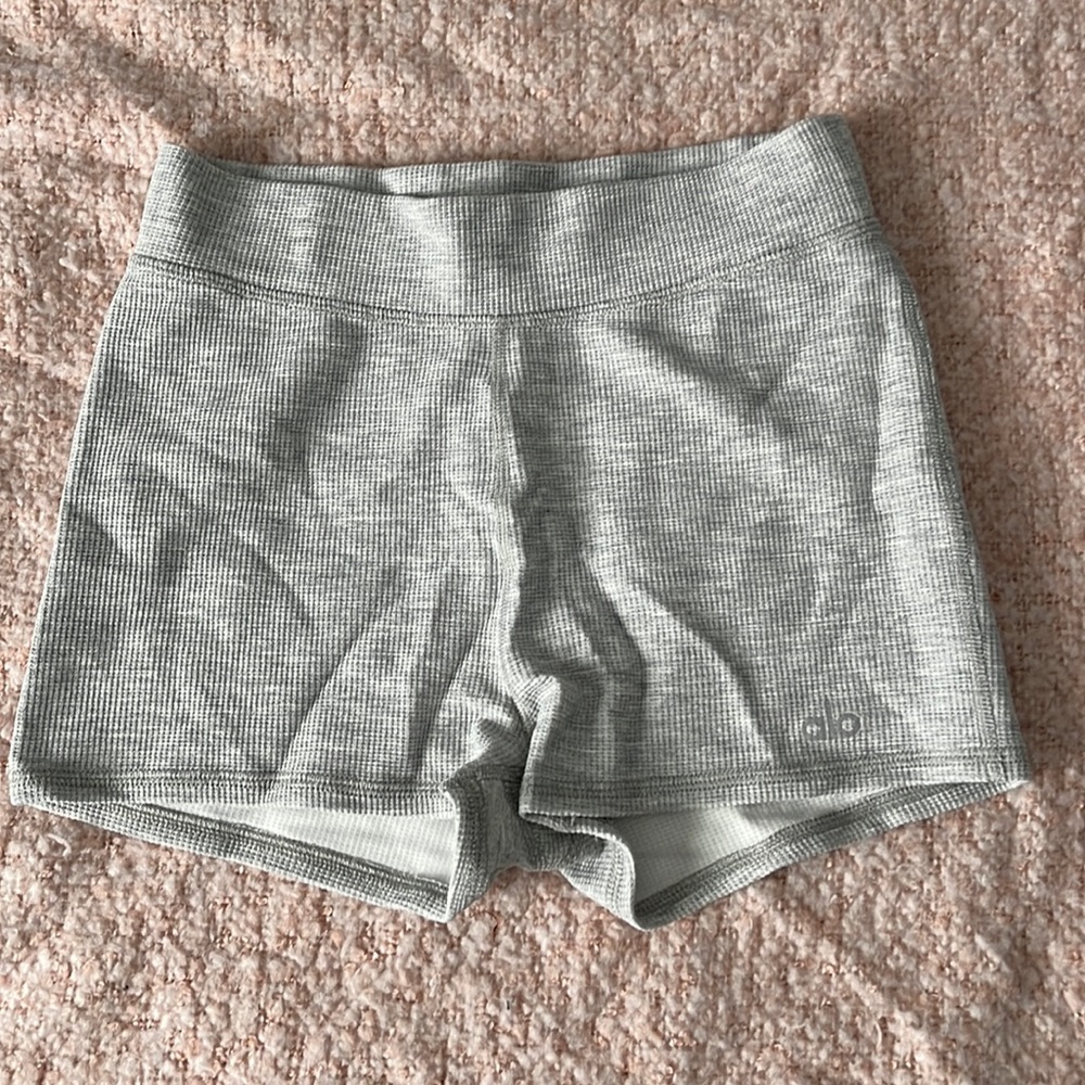 Alo Yoga Goddess Ribbed High-Waist Hot Short